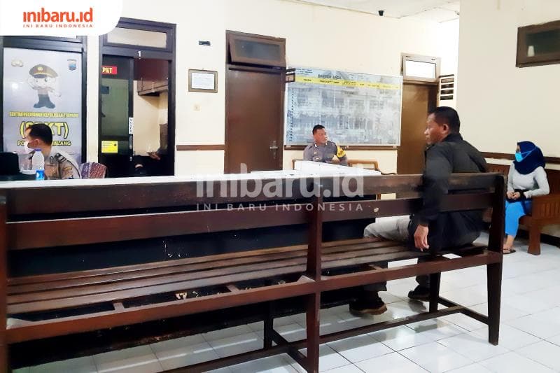 Suasana kantor Polsek Tembalang sebelum melakukan patroli pencegahan Covid-19. (Inibaru.id/ Julia Dewi Krismayani)<br>