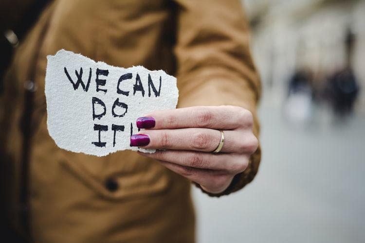 Perempuan perlu mandiri finansial. (Shutterstock)