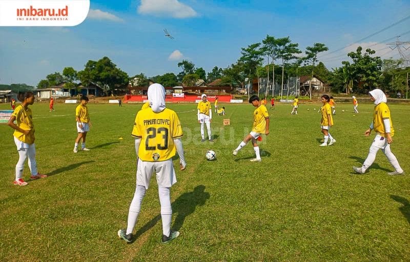 Jam terbang pertandingan sangat berpengaruh terhadap perkembangan pesepak bola. (Inibaru.id/ Fitroh Nurikhsan)