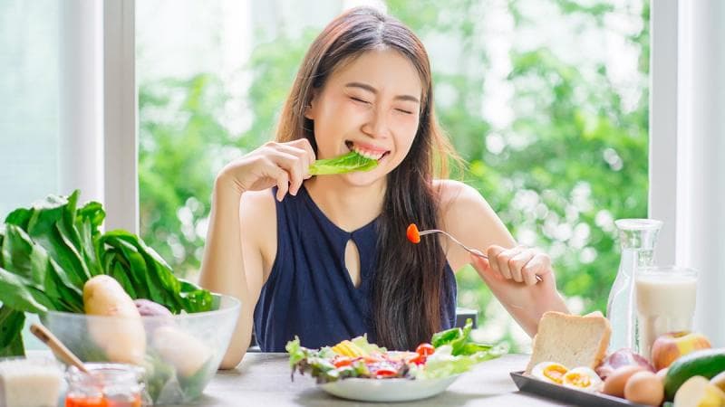 Ilustrasi: Banyak orang yang bertanya kepada ChatGPT tentang menu diet. Padahal, rekomendasi yang diberikan belum tentu tepat. (Shutterstock via Berkeluarga)