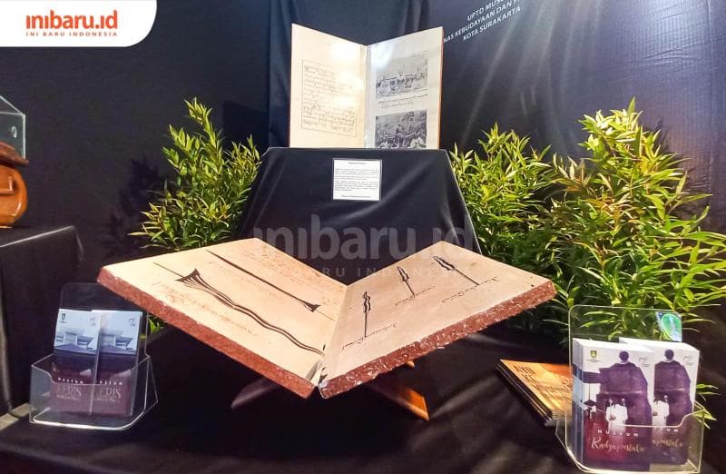 Potret sejarah keris yang diperlihatkan oleh UPTD Museum Dinas Kebudayaan dan Pariwisata Kota Surakata. (Inibaru.id/ Fitroh Nurikhsan)