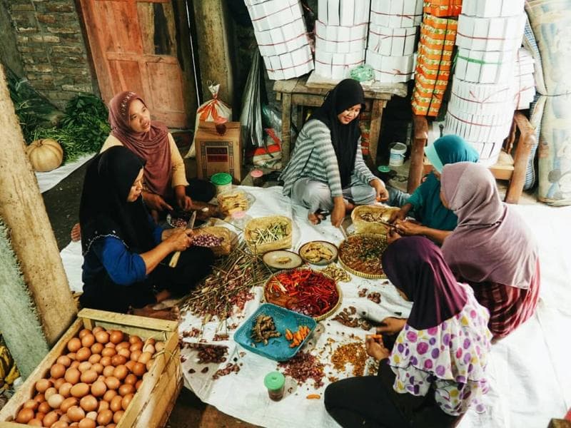 Budaya rewang saat hajatan. (Twitter/Anangdianto)