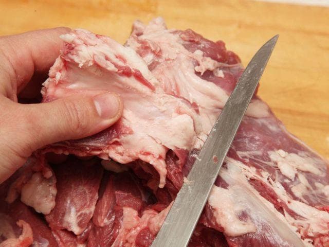 Daging kambing harus disimpan dengan baik agar bakteri penyebab prengus nggak tumbuh. via (IDNtimes)