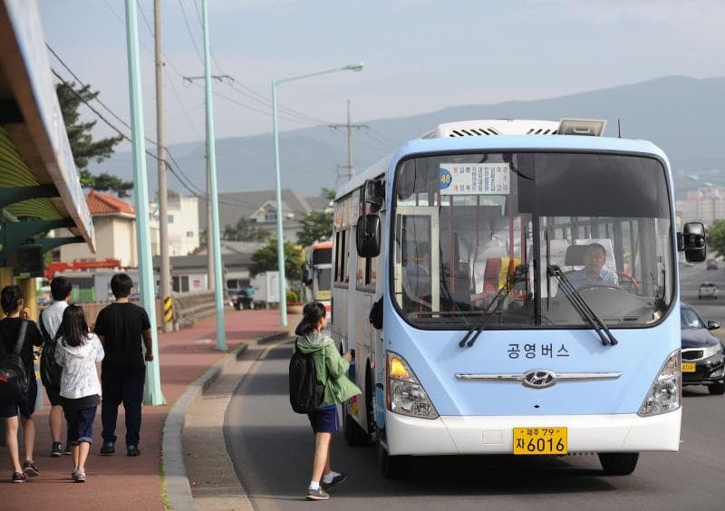 Bus desa di Korea. (Jejuweekly)