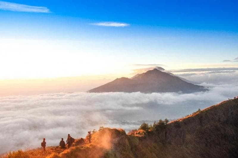 Di gunung, tekanan udara lebih rendah dari dataran rendah. (indonesiatraveller)