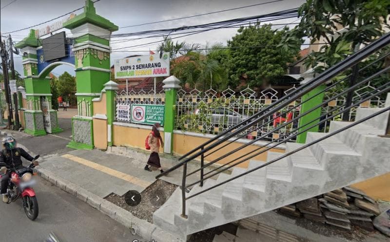 Bangunan SMP N 2 Semarang. (Google Street View)