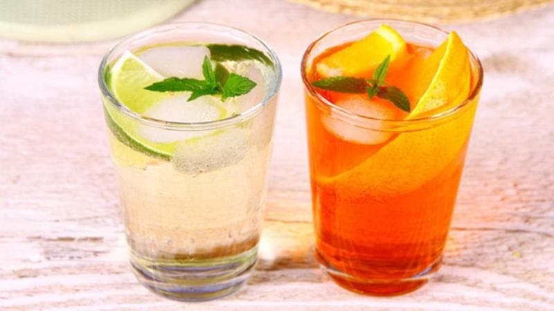 Ilustrasi: Minum campuran lemon, madu, dan es bisa membantu meringankan radang tenggorokan. (Thinkstockphotos)