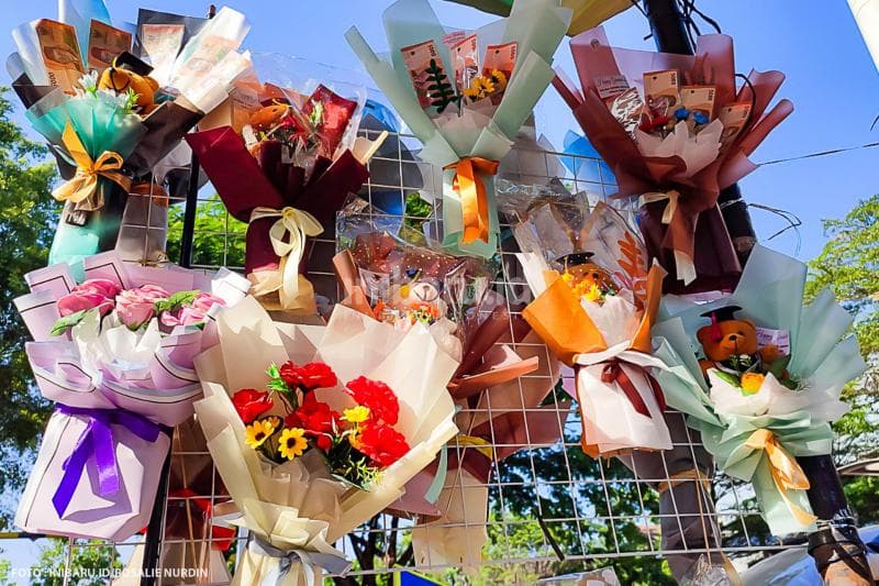 Banyak opsi jenis buket dengan berbagai warna dan bentuk yang menggemaskan.