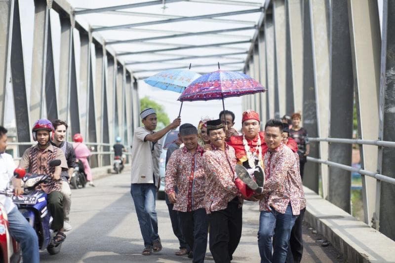 Tradisi bopong pengantin di Tegal. (Indonesiamediacenter)