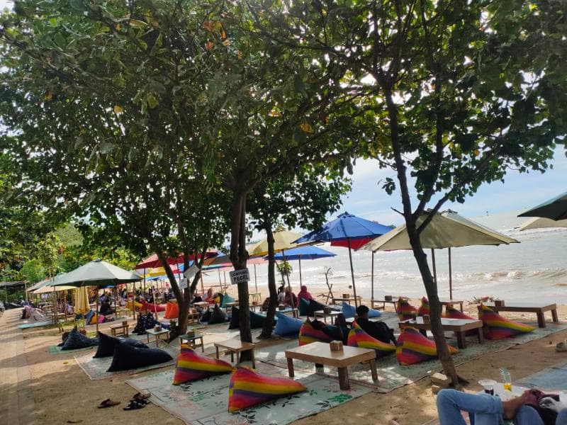 Pantai Teluk Awur di Desa Teluk Awur. (mutualismerakyat)