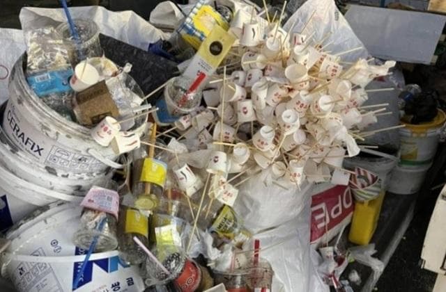 Sampah tanghulu yang bikin repot warga Korea. (Naver/Park Ah-young)