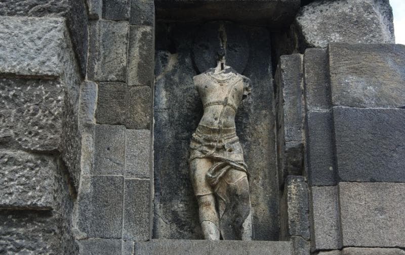 Salah satu arca di Candi Gebang. (Kemendikbud.go.id)