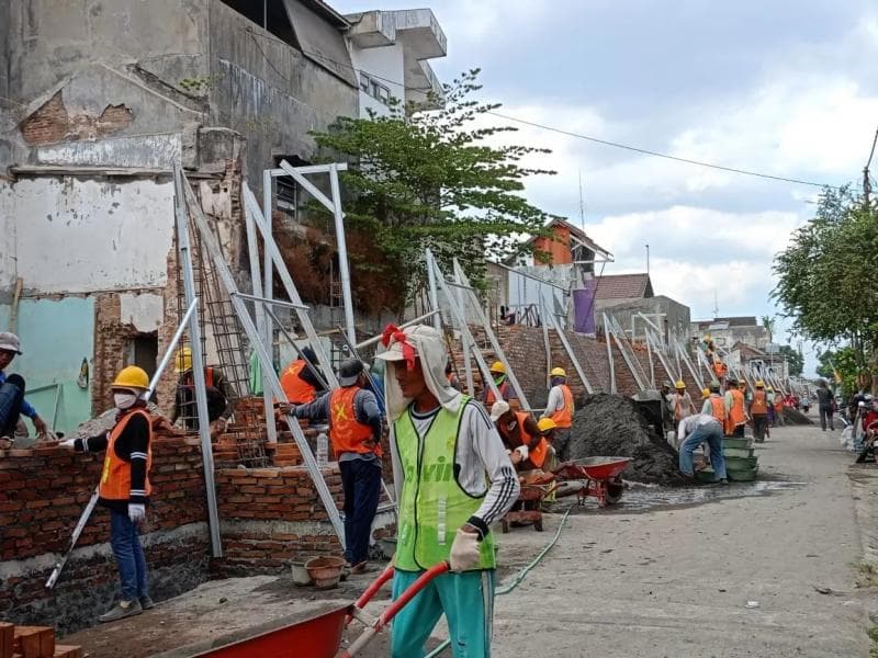 Proses revitalisasi benteng Keraton Yogyakarta. (Radarjogja/Guntur Aga Tirtana)