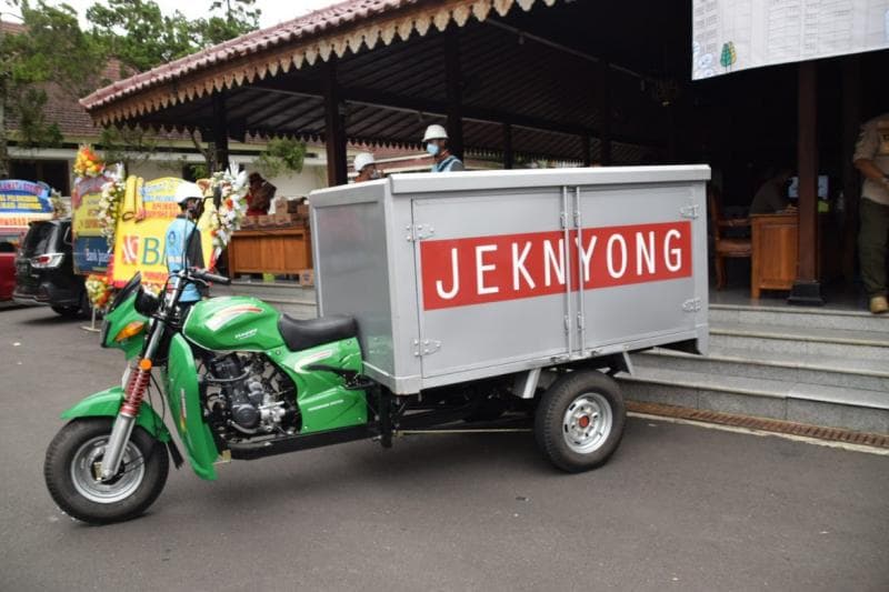 Kendaraan pengangkut sampah yang sudah dipilah dan dijual ke Pemkab Banyumas. (Suarasiber)