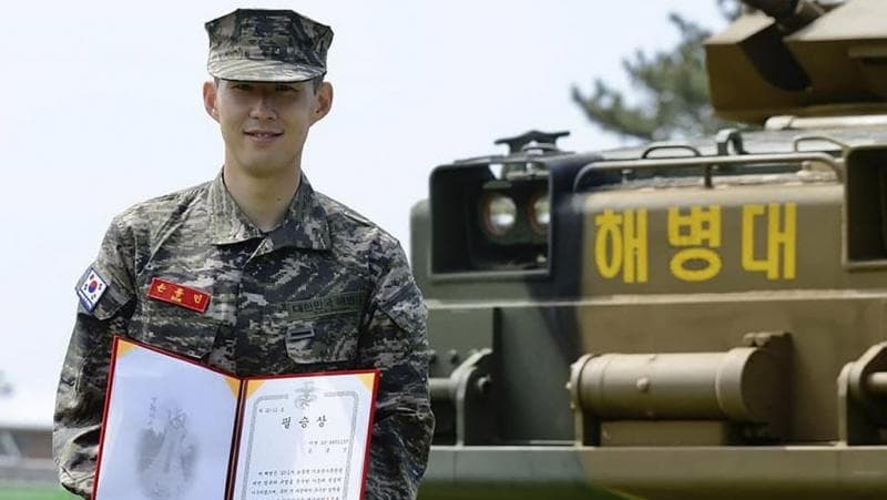 Son Heung-min saat menjalani wajib militer. (AP/South Korea Marine Corps)