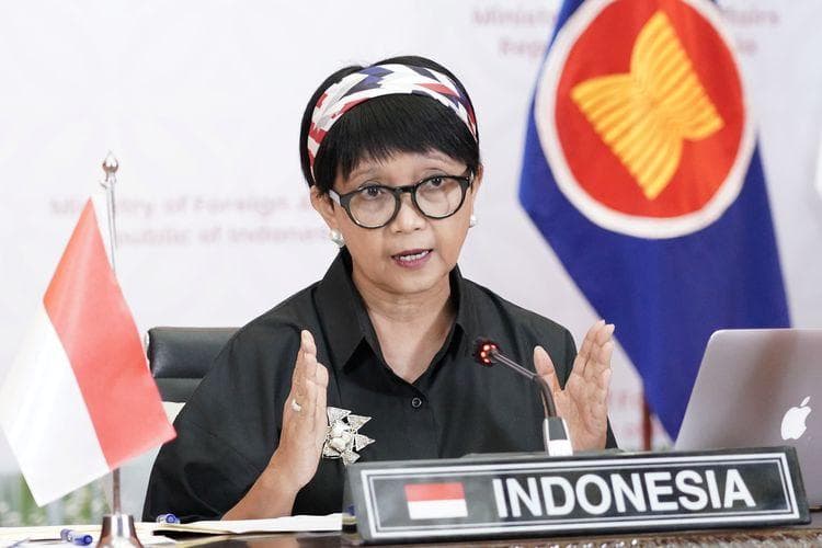 Menlu Retno Marsudi menyatakan bahwa kenaikan air laut adalah ancaman yang nyata bagi negara kepulauan seperti Indonessia. (Reuters)