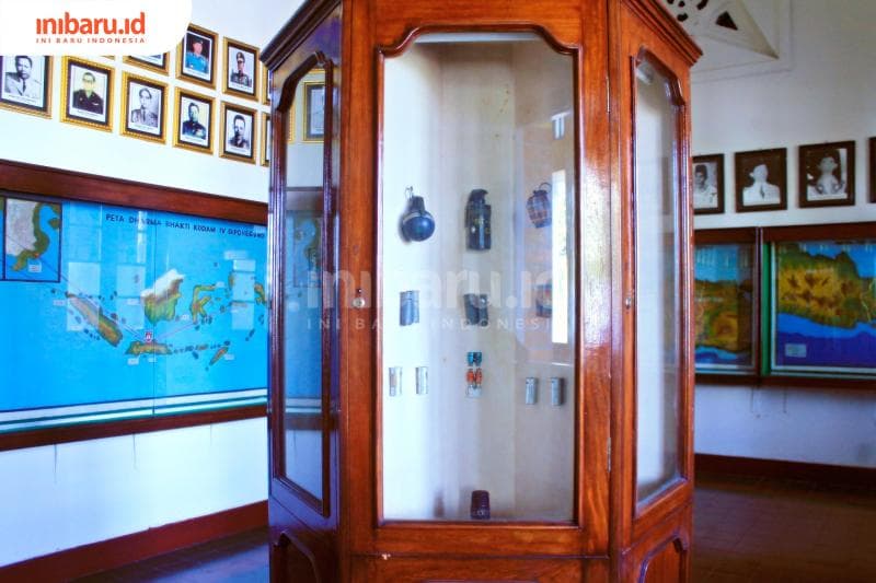 Koleksi peluru dan granat yang dipajang di Museum Mandala Bhakti. (inibaru.id/Sitha Afril)<br>
