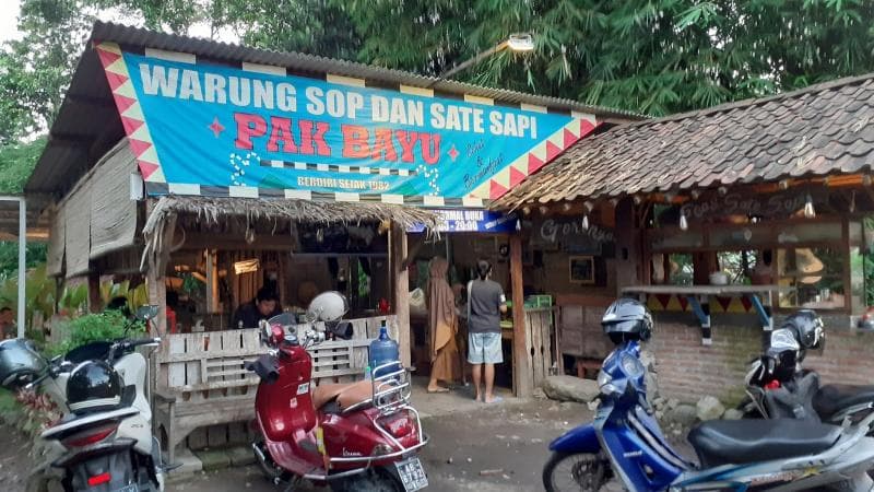 Warung Sop dan Sate Sapi Pak Bayu di Sleman, Yogyakarta. (Aminkiswantoro)
