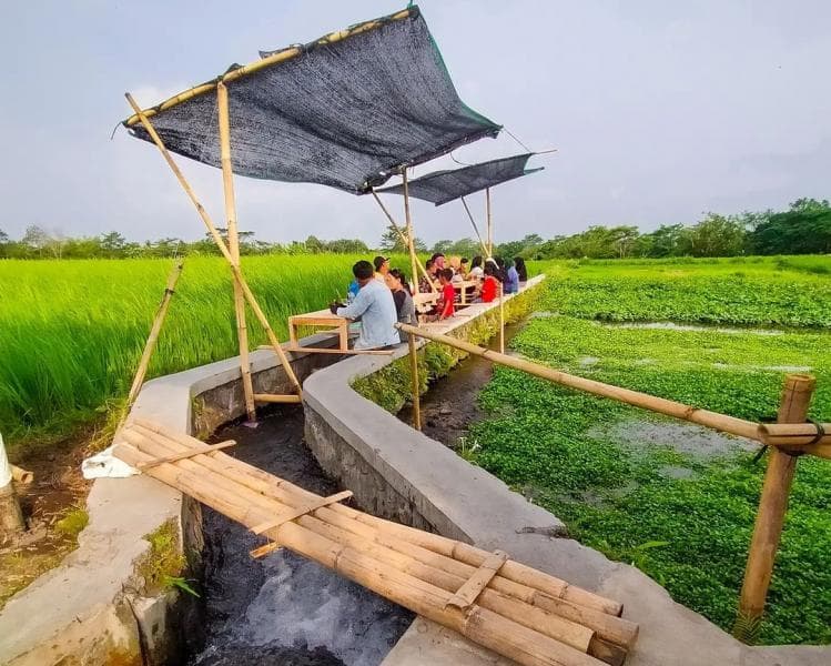 Kali Talang berada di tengah-tengah area persawahan. (IG/wisataboyolali_)