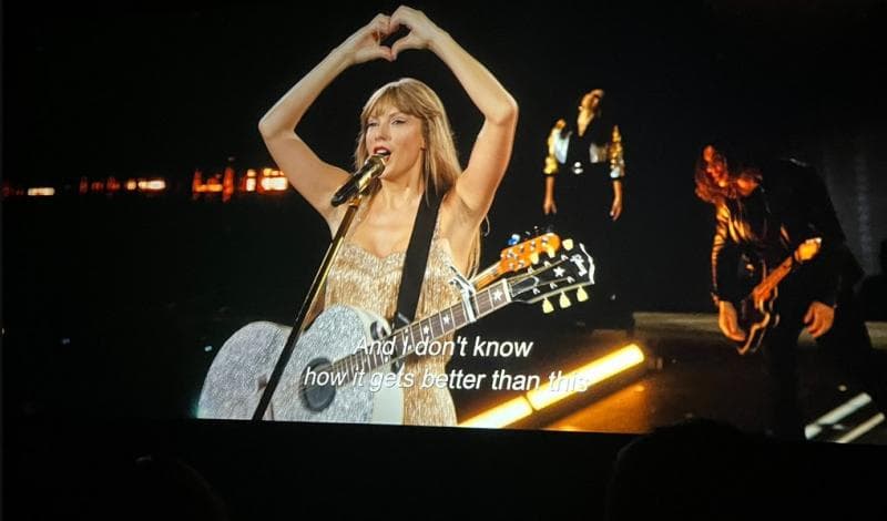 Film konser "Taylor Swift: The Eras Tour" laris dijejali penonton. (Twitter/sincerellysonia)