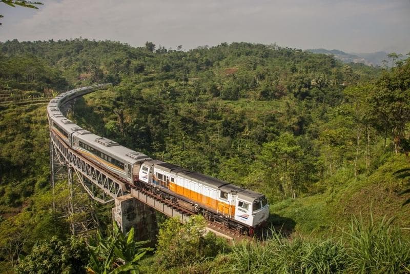 DKI Jakarta Berlakukan PSBB, PT KAI Sesuaikan Jadwal Perjalanan