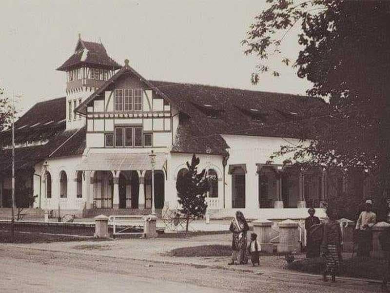 GRIS, Bangunan Bersejarah yang Tergantikan Ingar-Bingar Mal Paragon