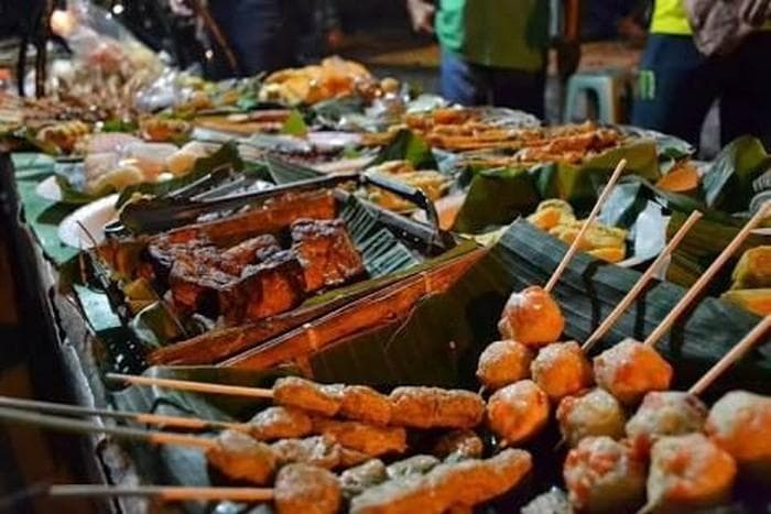 Beberapa tempat makan memang buka mulai tengah malam. (via Tokopedia)