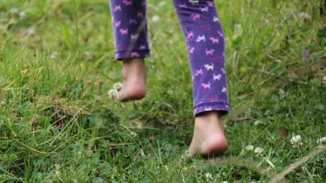 Earthing dan Koneksi Manusia dengan Bumi