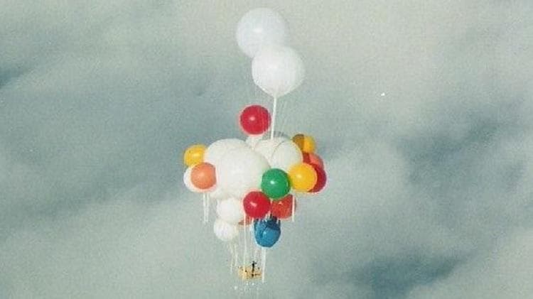 Foto terakhir Yoshikazu Suzuki saat terbang melintasi Samudera Pasifik dengan balon udara. (Daum)