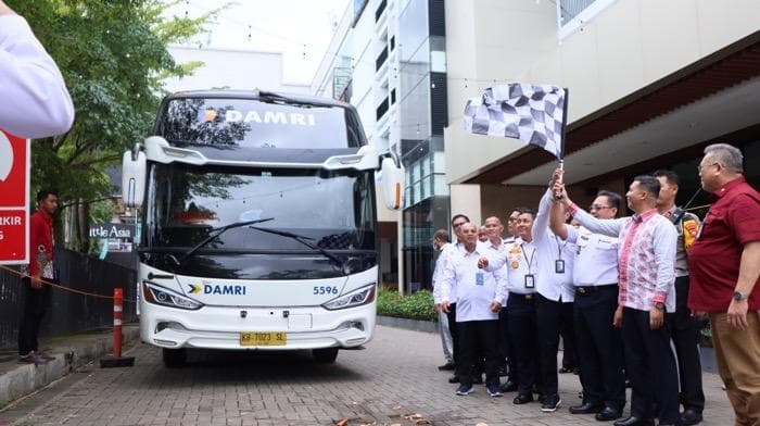 Bus Damri melayani rute Singkawang, Kalimantan Barat, ke Kuching, Malaysia. (Singkawangkota)