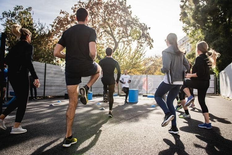 Olahraga pagi rutin mencegah penuaan. (Kompas)
