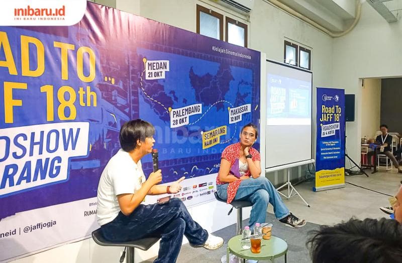 Sha Ine Febriyanti saat menjadi pembicara di acara diskusi perfilman di Kota Semarang. (Inibaru.id/ Fitroh Nurikhsan)