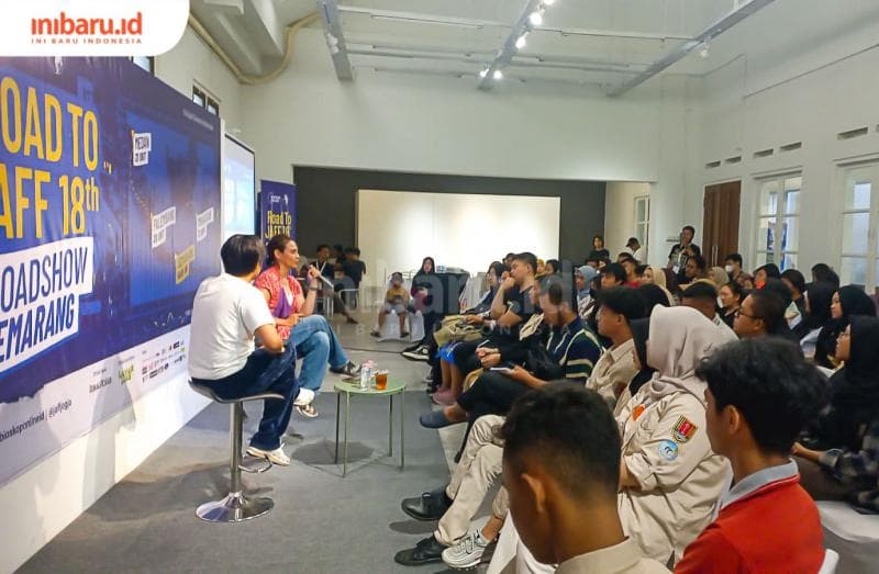 Para peserta nampak antusias menyimak setiap pemaparan yang disampaikan Sha Ine Febriyanti. (Inibaru.id/ Fitroh Nurikhsan)