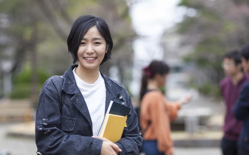 Ilustrasi: Anak berkesempatan kuliah gratis jika kita memiliki banyak keturunan di Jepang. (gaijinpot.scdn3.secure.raxcdn)