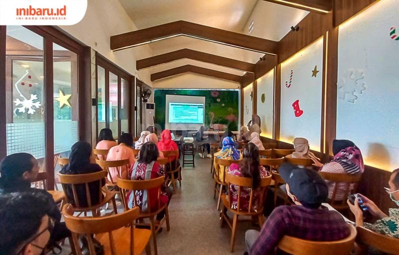 Suasana diskusi pelaporan angka kekerasan terhadap perempuan yang disampaikan oleh LRCKJHAM. (Inibaru.id/ Fitroh Nurikhsan)