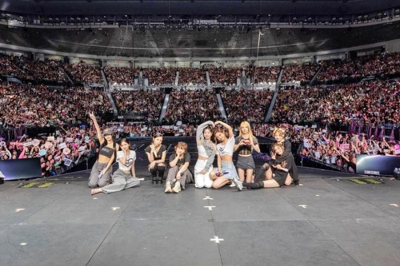 Agar acara nonton konser Twice di Jakarta berjalan lancar, catat jadwal penukaran tiket dan waktu masuk gate-nya ya. (IG/Twicetagram)