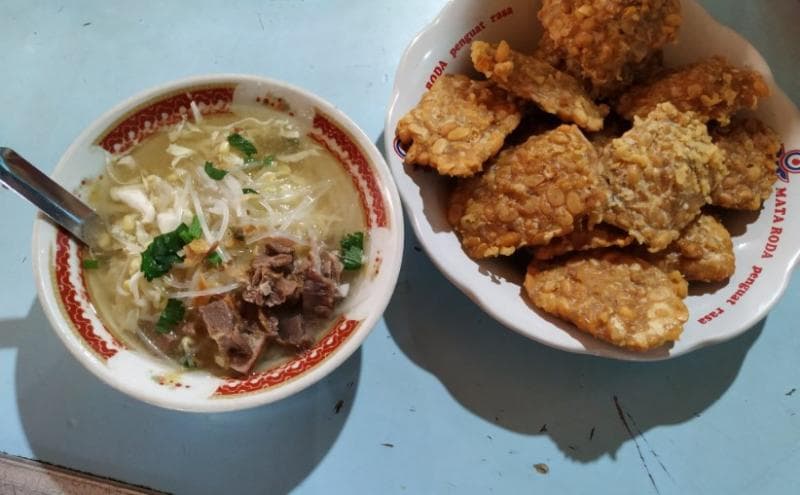 Soto Bu Puji, salah satu kuliner hidden gem di Malioboro. (Twitter/dickimahardika)