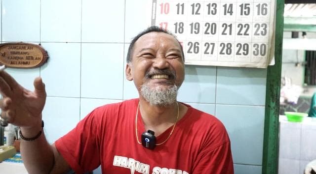 Hendy Suharli, pengelola Soto Kadipiro I. (Kumparan/Arif UT)