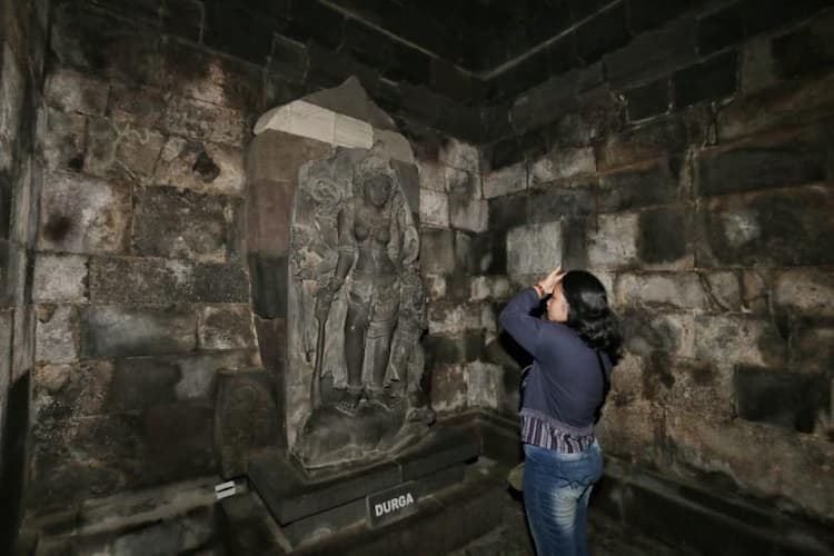 Ternyata, Patung di Candi Prambanan Bukanlah Arca Roro Jonggrang ...