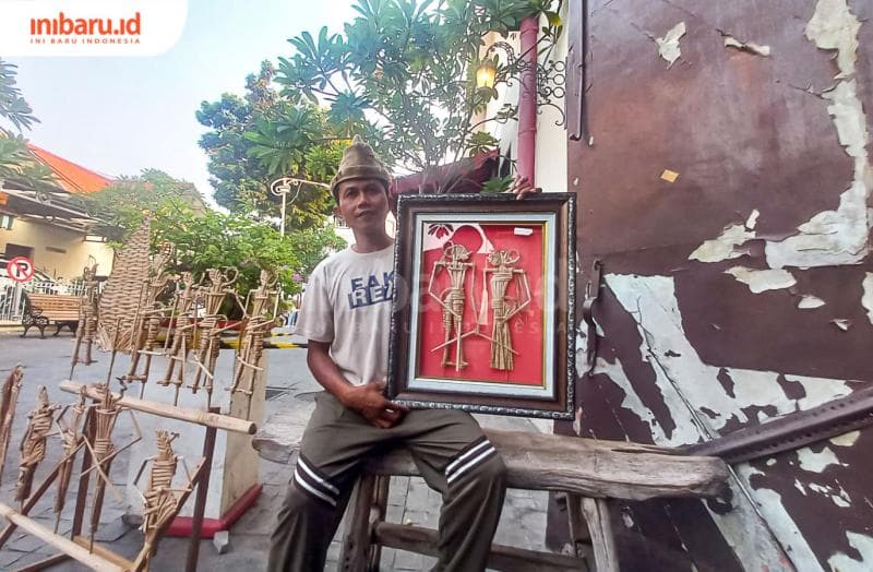 Proses pembuatan wayang suket nggak terlalu memakan banyak waktu. (Inibaru.id/ Fitroh Nurikhsan)