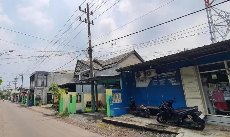 Kasus tiang listrik di lahan warga yang ada di Sidoarjo, Jawa Timur. (Sapanusa)