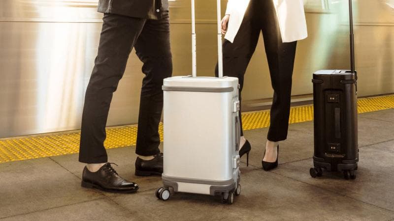 Larangan smart luggage seperti koper airwheel masuk ke dalam kabin pesawat. (Tomsguide/Samsara)