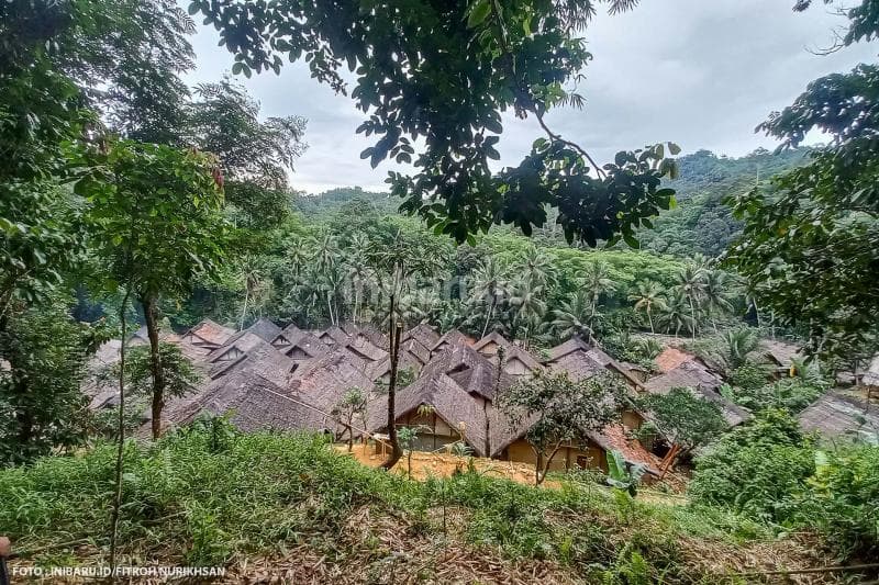 Hidup untuk menjaga alam, mati pun langsung menyatu dengan bumi. Begitulah masyarakat Badui menjalani keseharian mereka. (Inibaru.id/ Fitroh Nurikhsan)