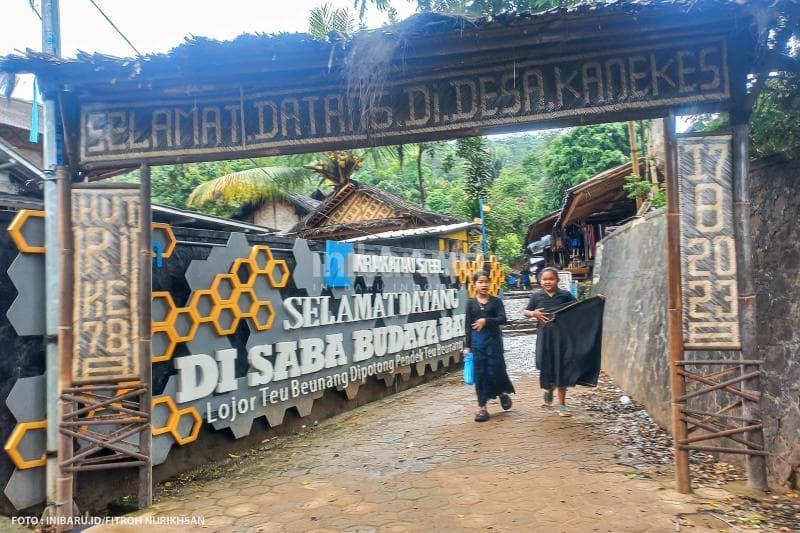 Pintu masuk menuju permukiman masyarakat Badui Luar yang berada di Desa Kanekes.