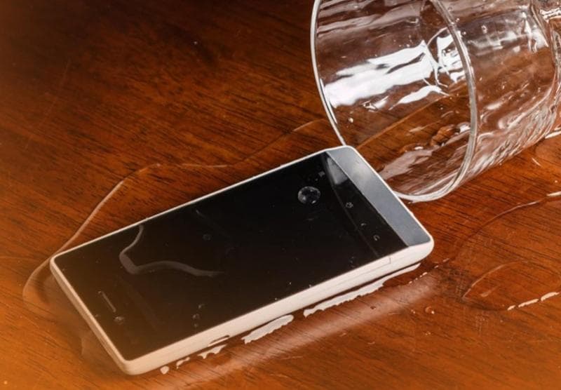 Mengatasi Speaker Ponsel yang Kemasukan Air? Lakukan Cara Ini!