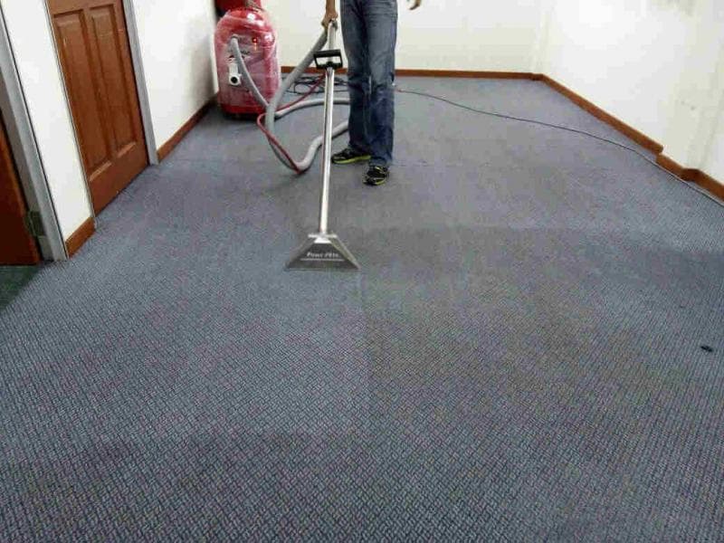 Karpet di kantor mudah dirawat. (Masterclean.id)