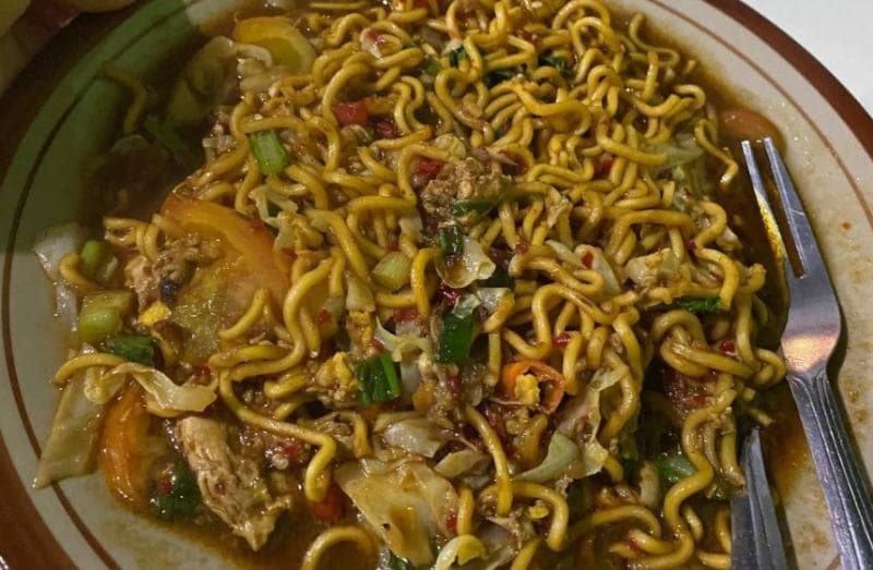 Pengin Kuliner Malam di Kudus? Ke Mi Tek-Tek Kak San Saja