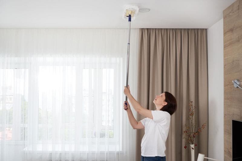 Seberapa Sering Harus Membersihkan Langit-Langit Rumah?