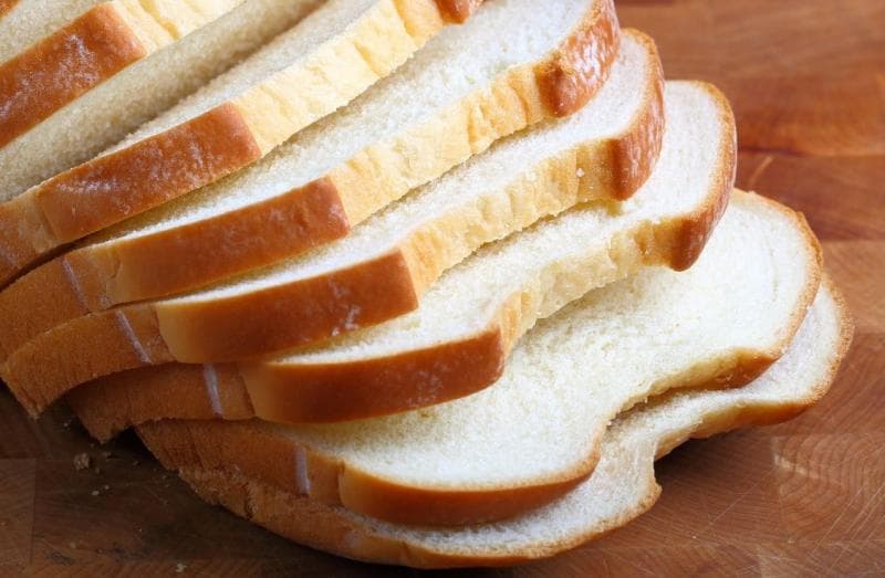 Jamur pada roti bisa menyebabkan racun yang bernama mikotoksin. (Mashed)
