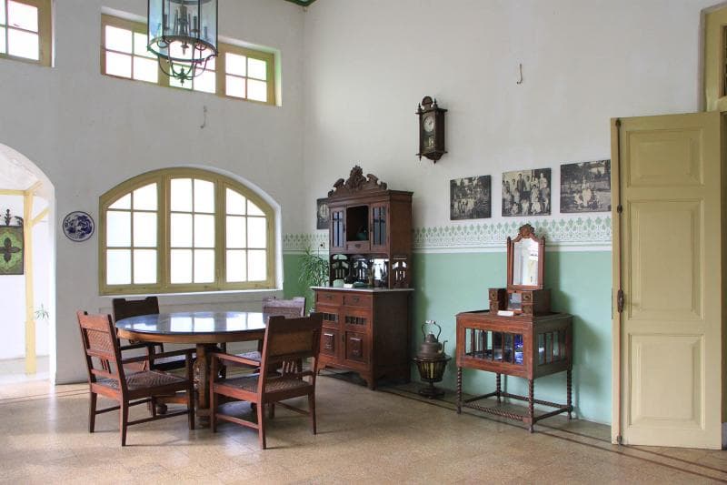 Bagian dalam Rumah Martha Tilaar dipenuhi arsitektur klasik dari zaman dahulu. (Visitjawatengah.jatengprov)